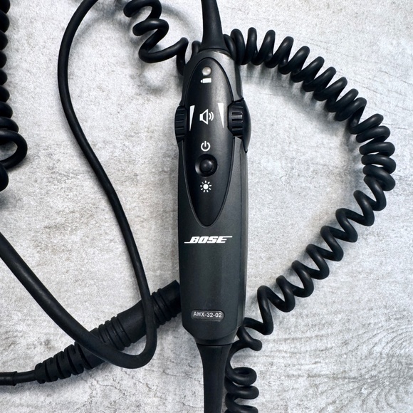 BOSE A20 AVIATION Headset (No Bluetooth) - Picture 5 of 5